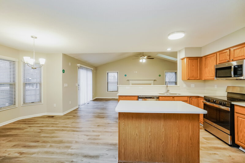 3,330/Mo, 156 Locust Curve Dr Delaware, OH 43015 Kitchen View 2