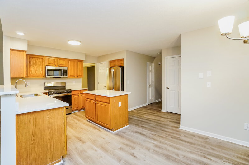 3,330/Mo, 156 Locust Curve Dr Delaware, OH 43015 Kitchen View 3