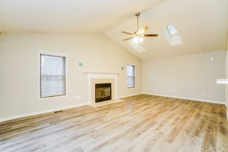 3,330/Mo, 156 Locust Curve Dr Delaware, OH 43015 Family Room View