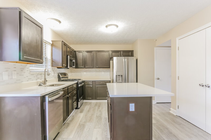 2,680/Mo, 8711 Firstgate Dr Reynoldsburg, OH 43068 Kitchen View 2