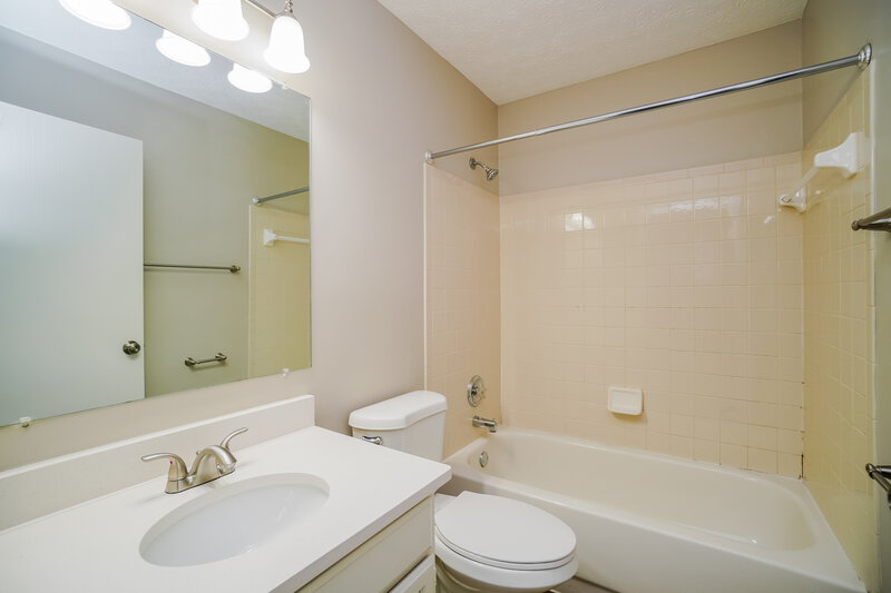 2,480/Mo, 3444 Trentshire Dr Canal Winchester, OH 43110 Bathroom View