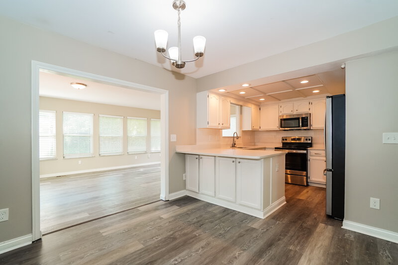 2,500/Mo, 1516 Manor Dr Columbus, OH 43232 Dining Room View