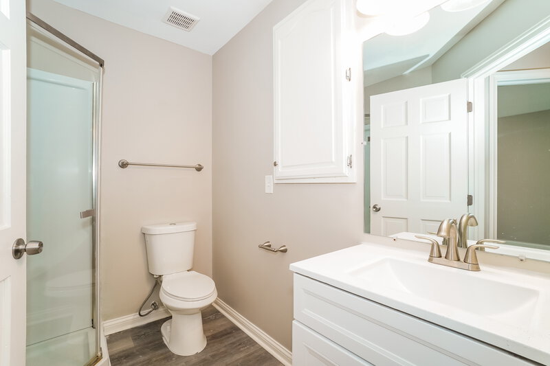 2,500/Mo, 1516 Manor Dr Columbus, OH 43232 Bathroom View