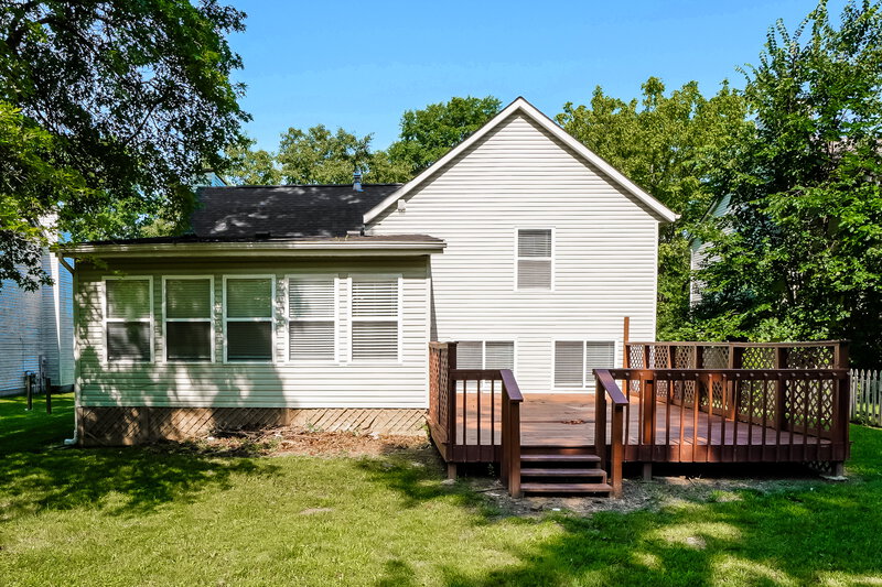 2,500/Mo, 1516 Manor Dr Columbus, OH 43232 Rear View