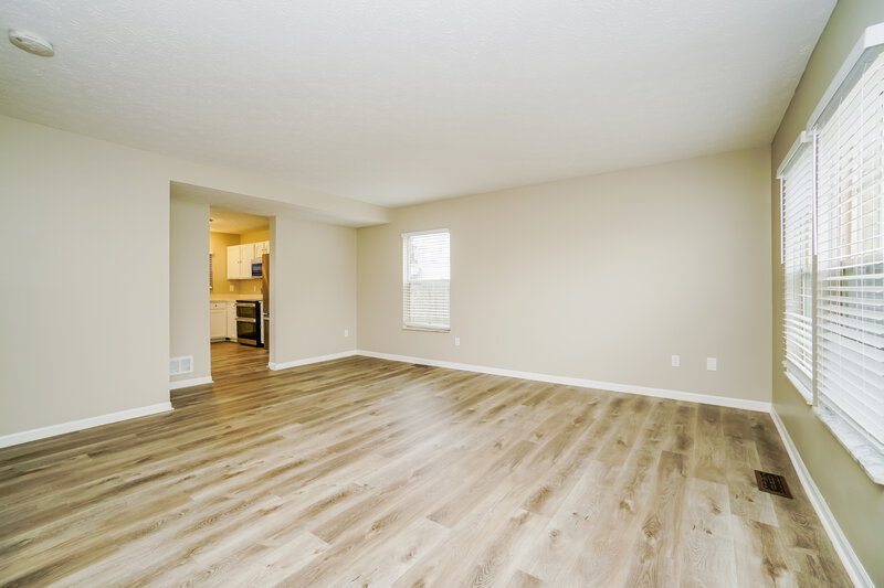 2,075/Mo, 5418 Wellcrest Ct Galloway, OH 43119 Living Room View 2
