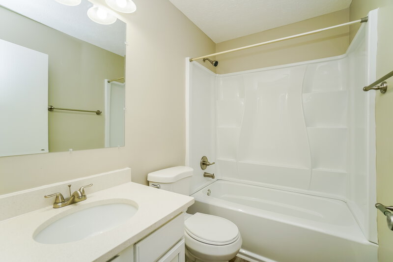 2,075/Mo, 5418 Wellcrest Ct Galloway, OH 43119 Bathroom View