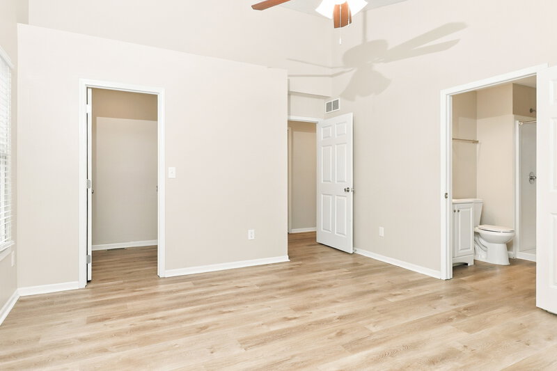 2,375/Mo, 1840 Brandigen Ln Columbus, OH 43228 Primary Bedroom View 2
