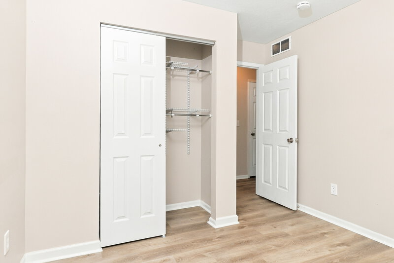 2,375/Mo, 1840 Brandigen Ln Columbus, OH 43228 Bedroom View 4