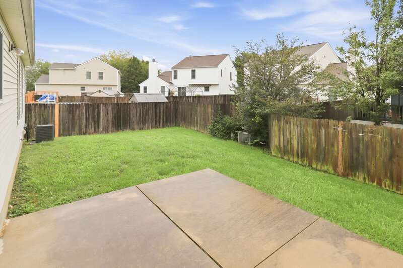 2,375/Mo, 1840 Brandigen Ln Columbus, OH 43228 Backyard View