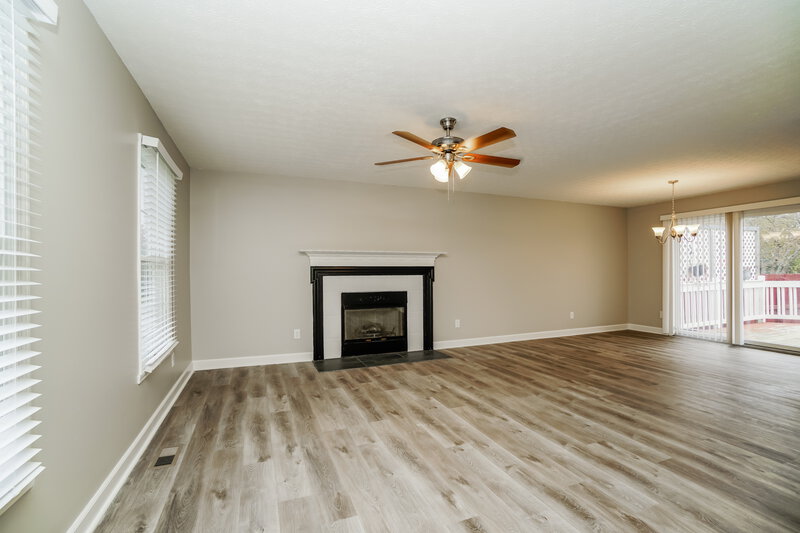 1,885/Mo, 5800 Chase Run Galloway, OH 43119 Living Room View 2