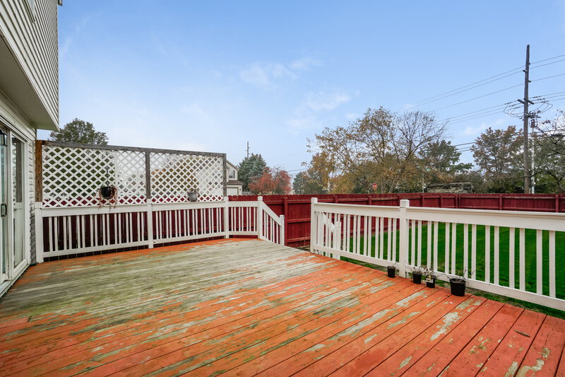 1,885/Mo, 5800 Chase Run Galloway, OH 43119 Deck View