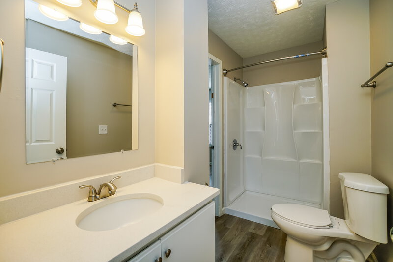 2,940/Mo, 2146 Kingsglen Dr Grove City, OH 43123 Bathroom View