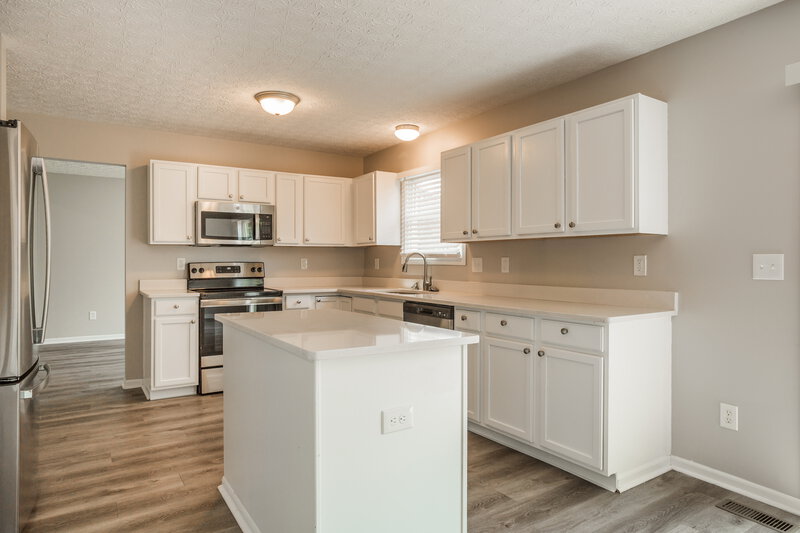 2,200/Mo, 3397 Brook Spring Dr Grove City, OH 43123 Kitchen View 2