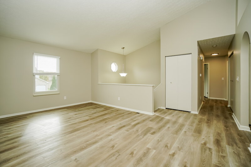 2,095/Mo, 20 W Fieldstone Etna, OH 43062 Family Room View