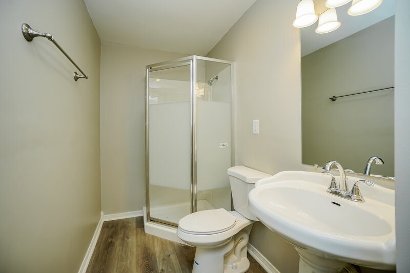 2,095/Mo, 20 W Fieldstone Etna, OH 43062 Main Bathroom View