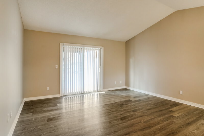 2,135/Mo, 5815 Meadowhurst Way Dublin, OH 43017 Living Room View