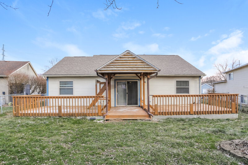 2,135/Mo, 5815 Meadowhurst Way Dublin, OH 43017 Rear View