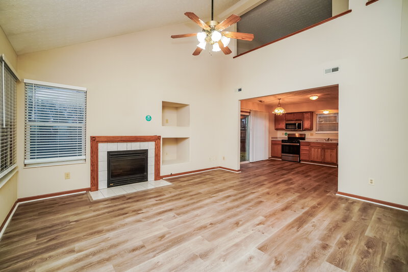 1,810/Mo, 6150 Kensington Glen Dr Canal Winchester, OH 43110 Living Room View 3