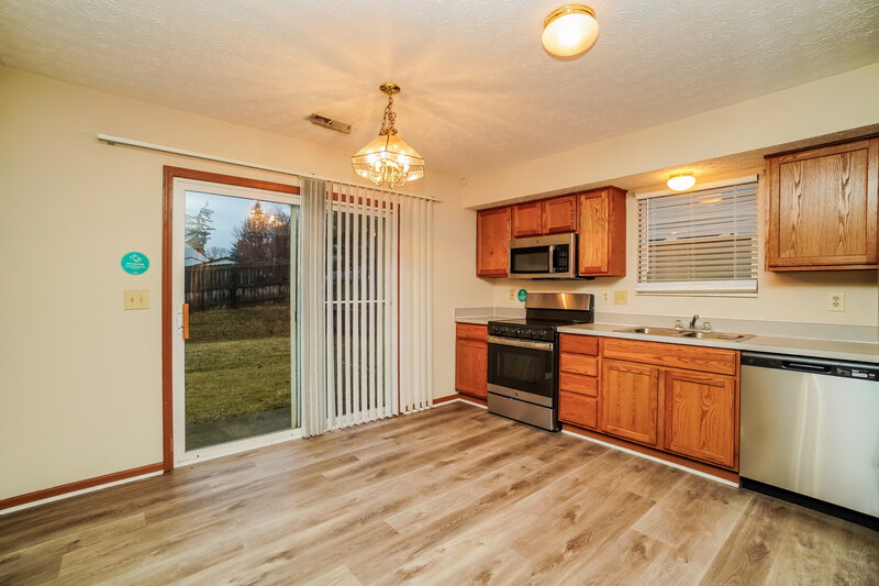 1,810/Mo, 6150 Kensington Glen Dr Canal Winchester, OH 43110 Dining Room View