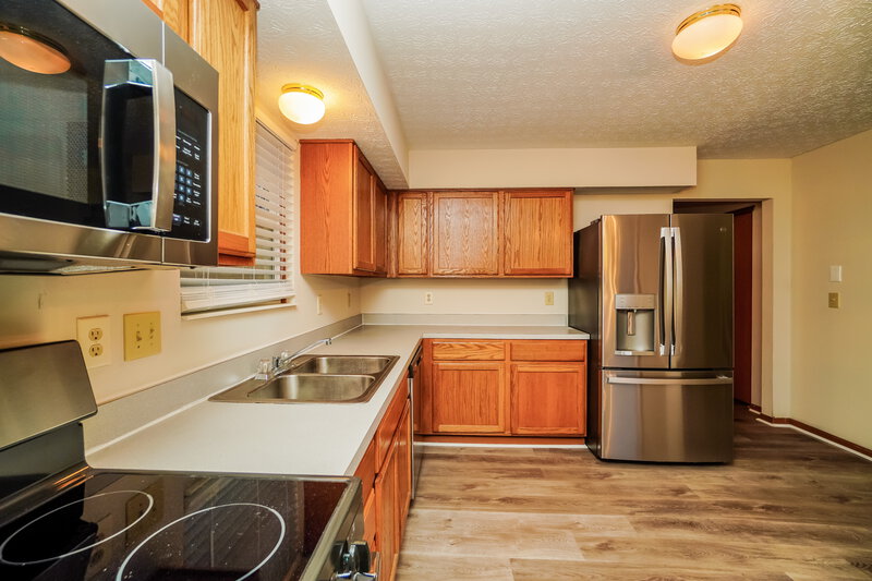 1,810/Mo, 6150 Kensington Glen Dr Canal Winchester, OH 43110 Kitchen View