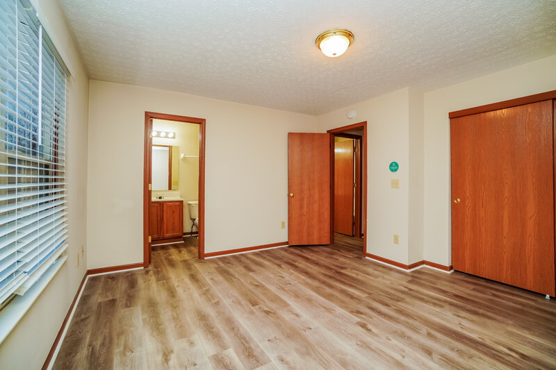 1,810/Mo, 6150 Kensington Glen Dr Canal Winchester, OH 43110 Main Bedroom View