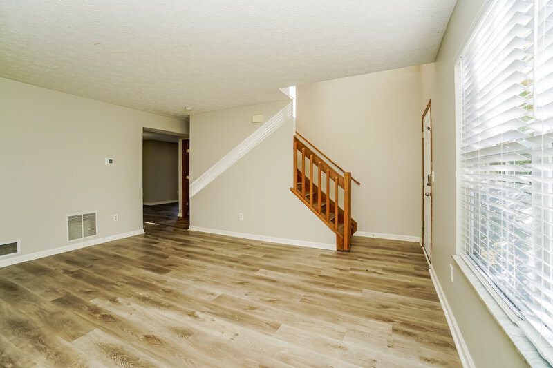 1,915/Mo, 4842 Elmont Pl Groveport, OH 43125 Living Room View
