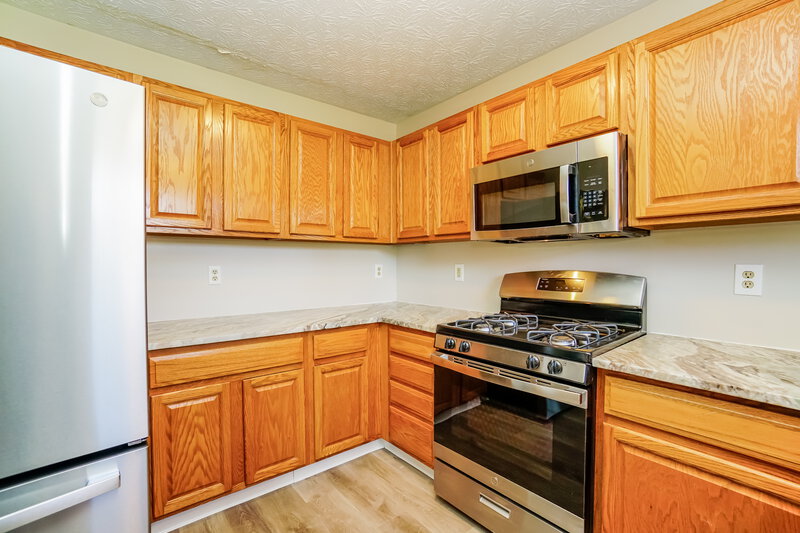 1,915/Mo, 4842 Elmont Pl Groveport, OH 43125 Kitchen View