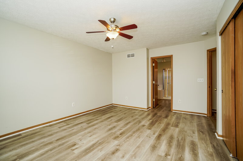 1,915/Mo, 4842 Elmont Pl Groveport, OH 43125 Main Bedroom View 2