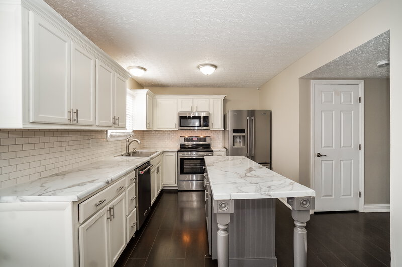 2,495/Mo, 1071 Tenagra Way Columbus, OH 43228 Kitchen View 2