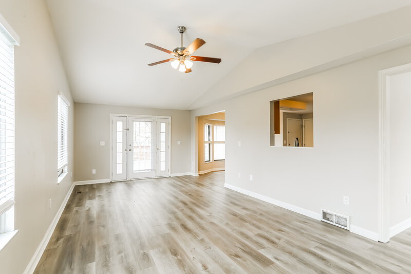 2,570/Mo, 12143 Twincreek Dr NW Pickerington, OH 43147 Living Room View