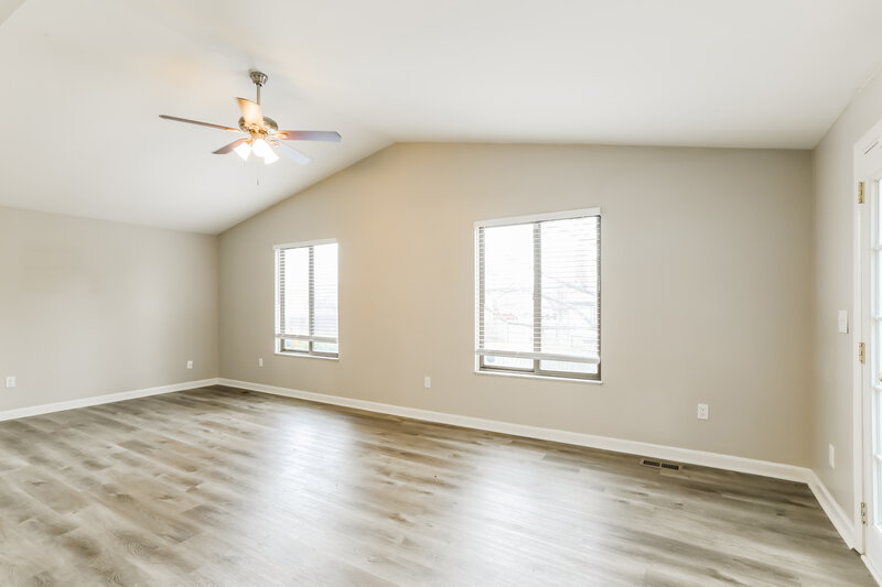 2,570/Mo, 12143 Twincreek Dr NW Pickerington, OH 43147 Living Room View 2