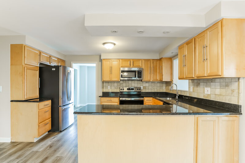 2,570/Mo, 12143 Twincreek Dr NW Pickerington, OH 43147 Kitchen View 2