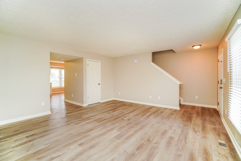 2,020/Mo, 8903 Ormiston Ct Reynoldsburg, OH 43068 Family Room View 2