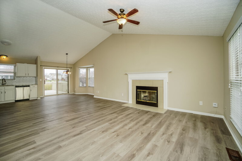 2,520/Mo, 1331 Faunsdale Dr, Columbus, OH 43228 Living Room View 2