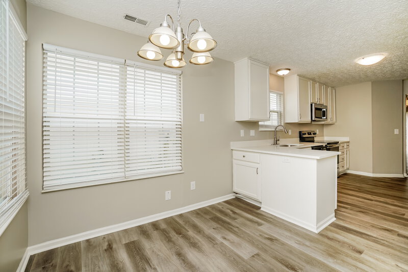 1,825/Mo, 4705 Heatherton Dr Columbus, OH 43229 Dining Room View