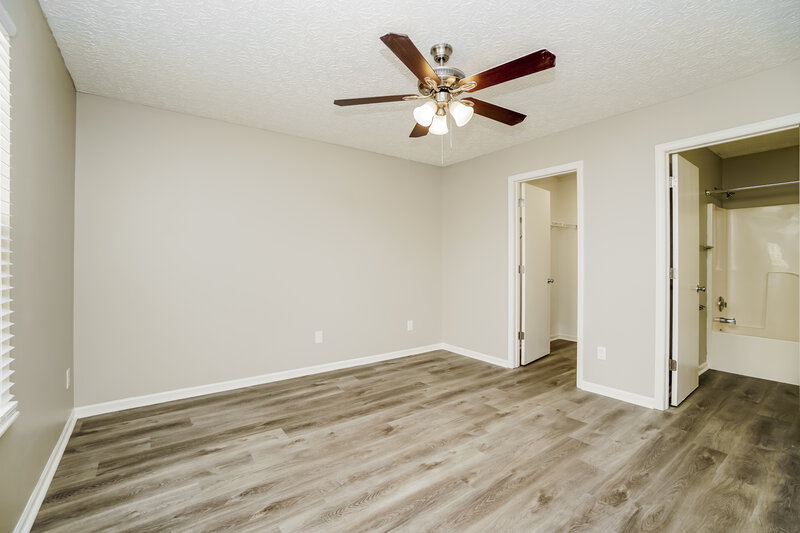 1,825/Mo, 4705 Heatherton Dr Columbus, OH 43229 Main Bedroom View 2