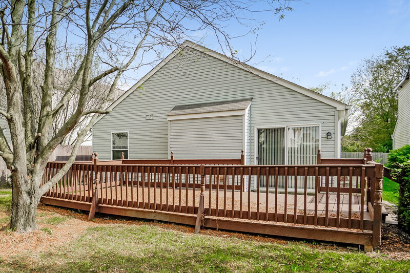 1,825/Mo, 4705 Heatherton Dr Columbus, OH 43229 Rear View