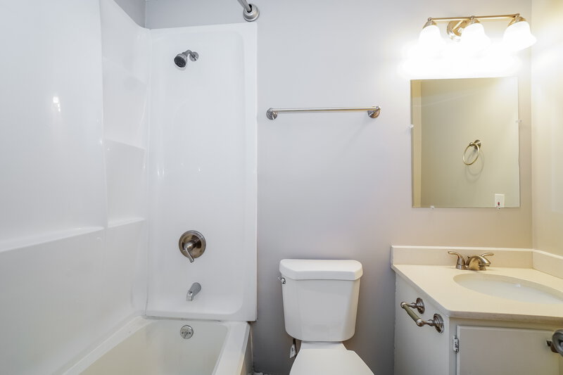 1,985/Mo, 5769 Sundial Dr Galloway, OH 43119 Bathroom View