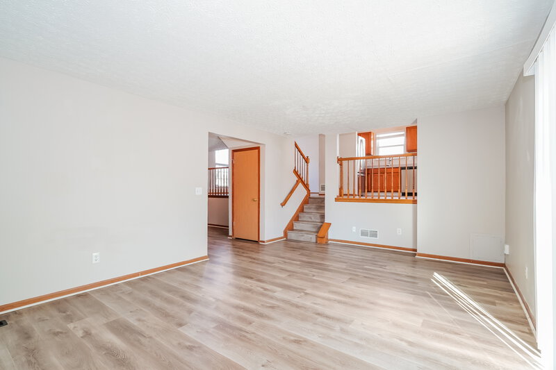 2,225/Mo, 3294 Bellowind Dr Reynoldsburg, OH 43068 Living Room View