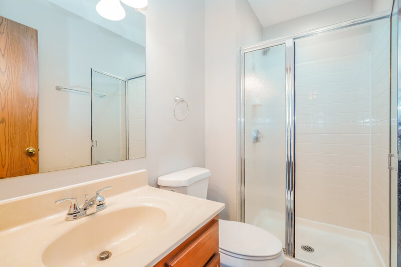2,225/Mo, 3294 Bellowind Dr Reynoldsburg, OH 43068 Main Bathroom View