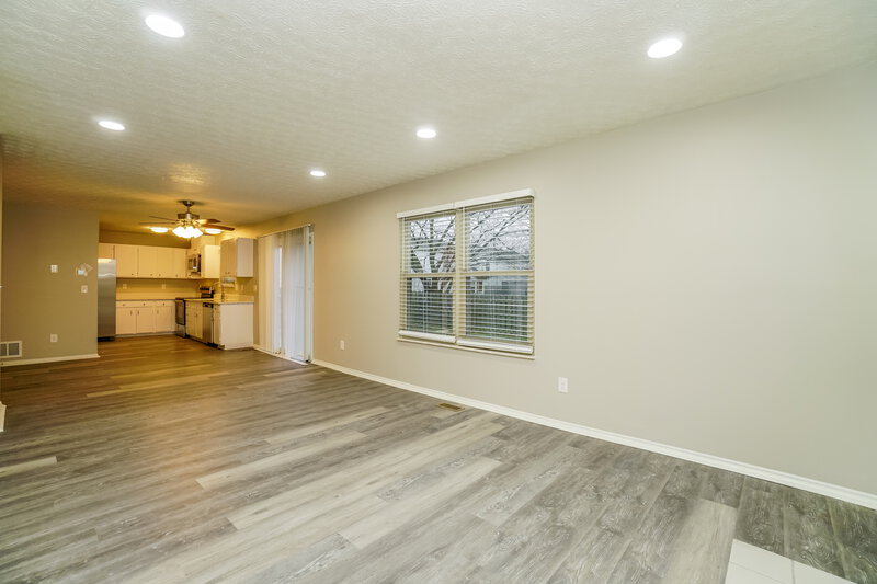 2,270/Mo, 5125 Renmill Dr Hilliard, OH 43026 Living Room View