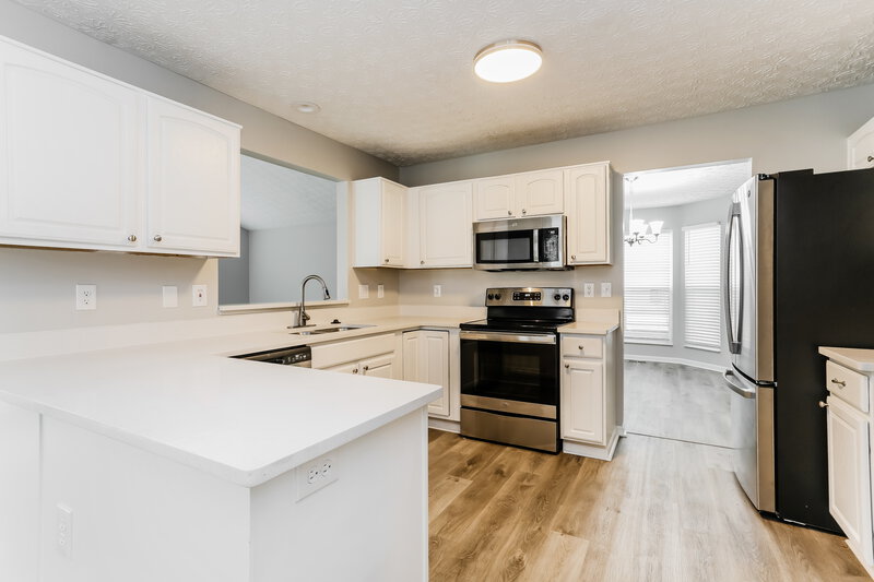 2,345/Mo, 8582 Wildomar Ave Reynoldsburg, OH 43068 Kitchen View