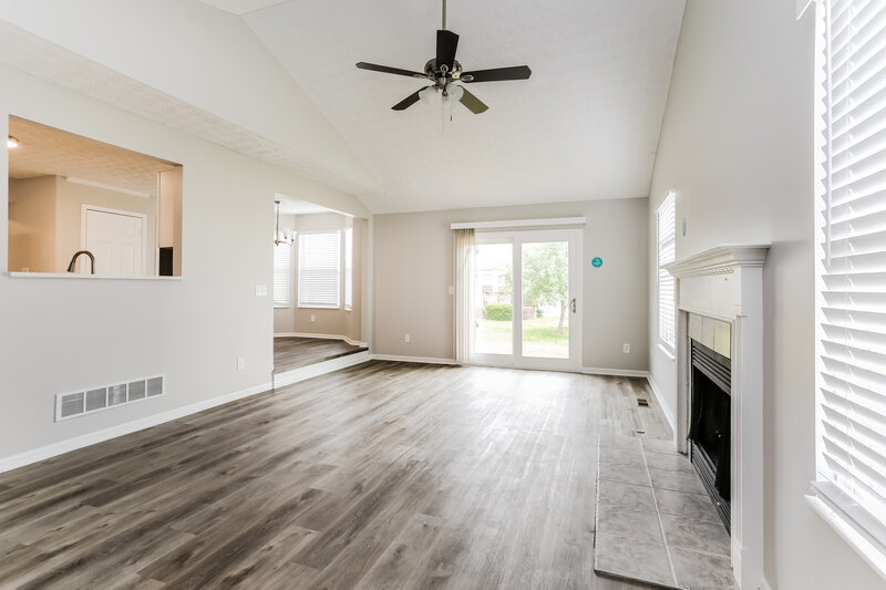 2,345/Mo, 8582 Wildomar Ave Reynoldsburg, OH 43068 Family Room View 2