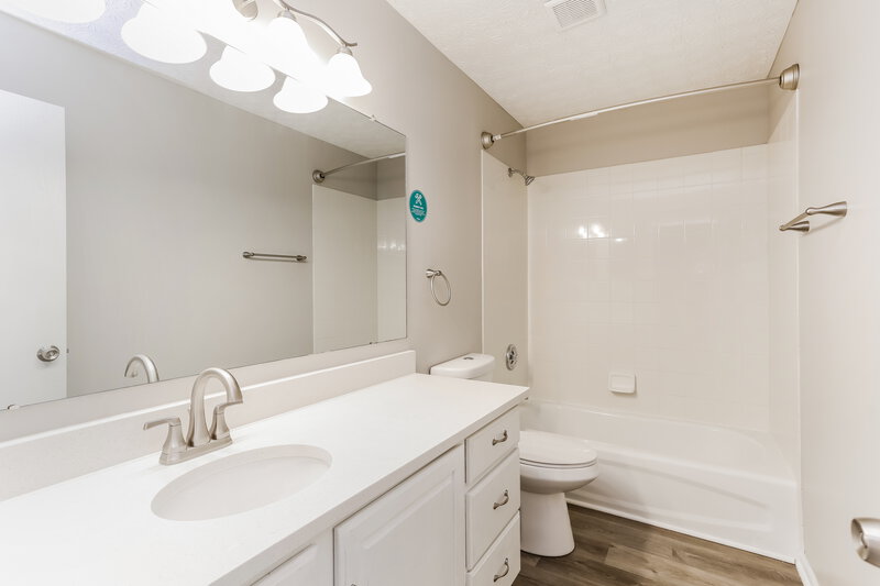 2,345/Mo, 8582 Wildomar Ave Reynoldsburg, OH 43068 Bathroom View