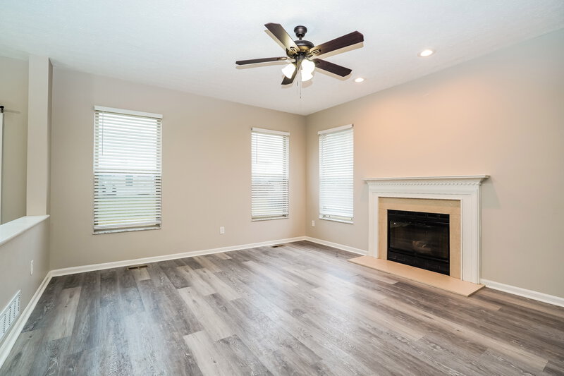 2,795/Mo, 925 Mahle Dr Reynoldsburg, OH 43068 Family Room View 2