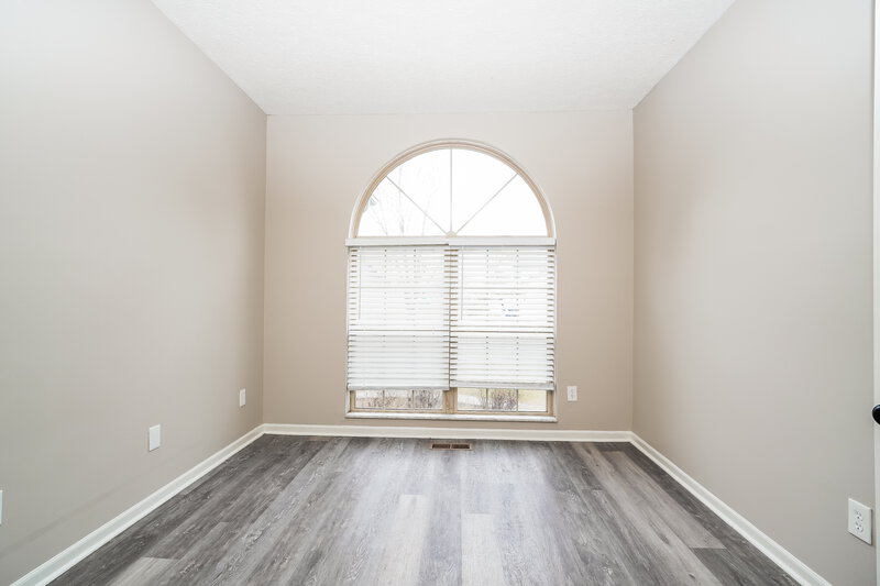 2,795/Mo, 925 Mahle Dr Reynoldsburg, OH 43068 Office View