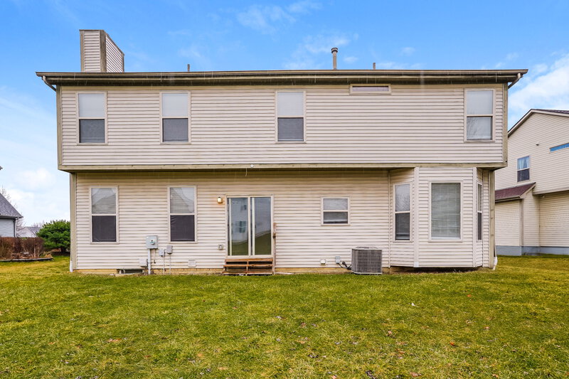 2,795/Mo, 925 Mahle Dr Reynoldsburg, OH 43068 Rear View