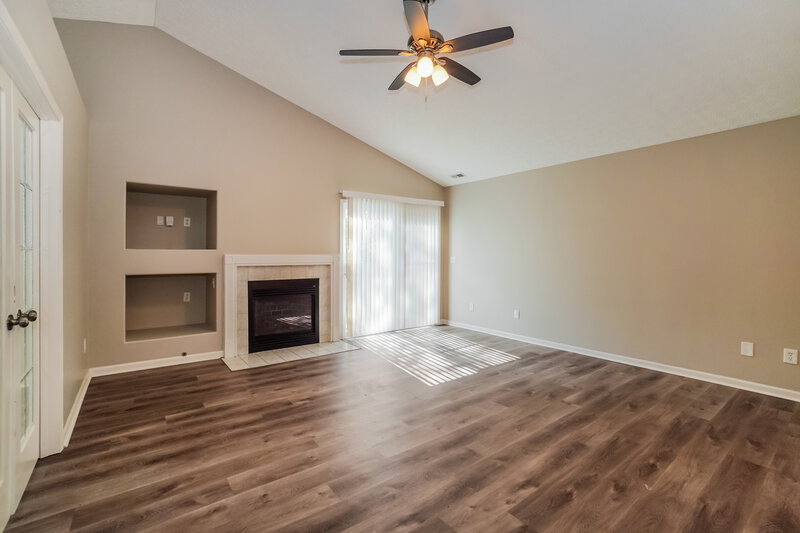 3,100/Mo, 4934 Allwood Dr Columbus, OH 43231 Living Room View 2