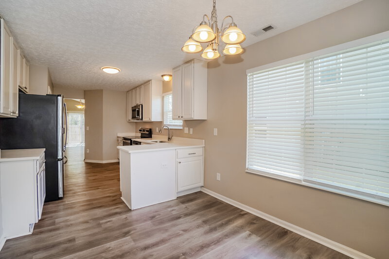 3,100/Mo, 4934 Allwood Dr Columbus, OH 43231 Dining Room View