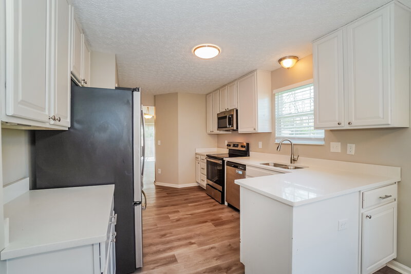 3,100/Mo, 4934 Allwood Dr Columbus, OH 43231 Kitchen View